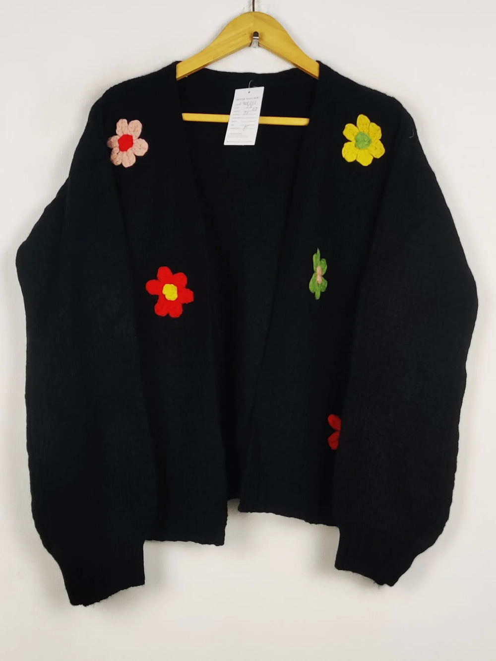 Buy online pre-used pre-loved 100% authentic & Original branded Unknown Brand (LS-18251) available in Pakistan. Top international brands avilable.