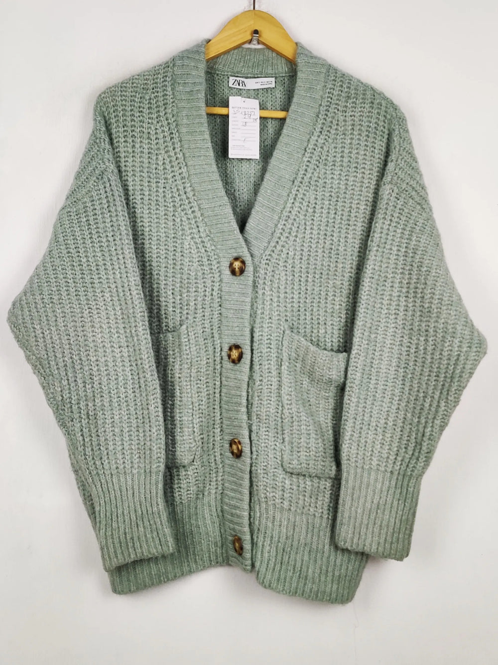 Buy online pre-used pre-loved 100% authentic & Original branded Zara (LS-18257) available in Pakistan. Top international brands avilable.