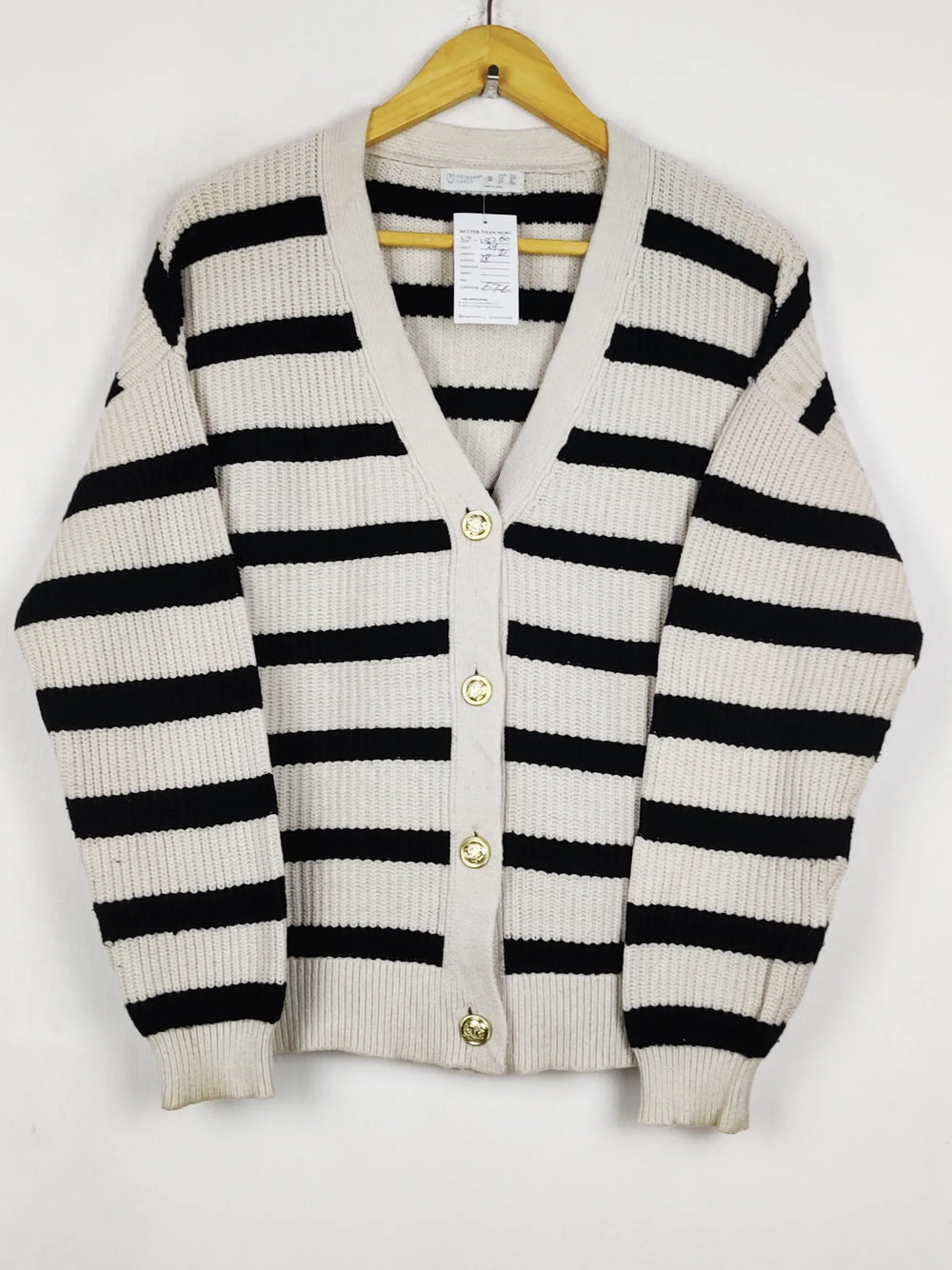Buy online pre-used pre-loved 100% authentic & Original branded Primark (LS-18260) available in Pakistan. Top international brands avilable.