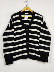 Buy online pre-used pre-loved 100% authentic & Original branded Primark (LS-18276) available in Pakistan. Top international brands avilable.