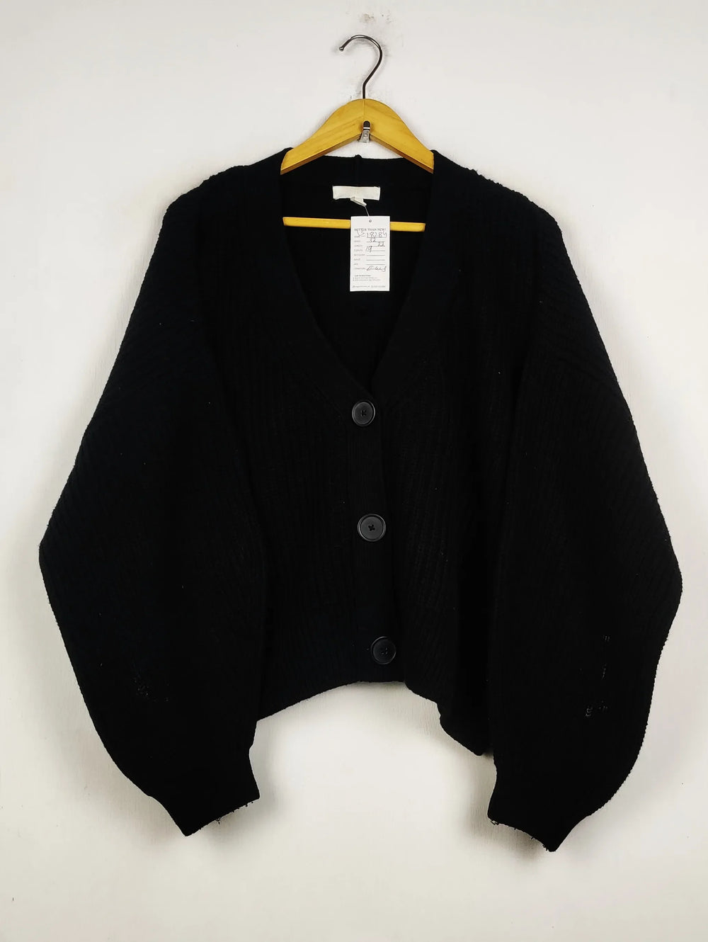 Buy online pre-used pre-loved 100% authentic & Original branded H&M (LS-18284) available in Pakistan. Top international brands avilable.