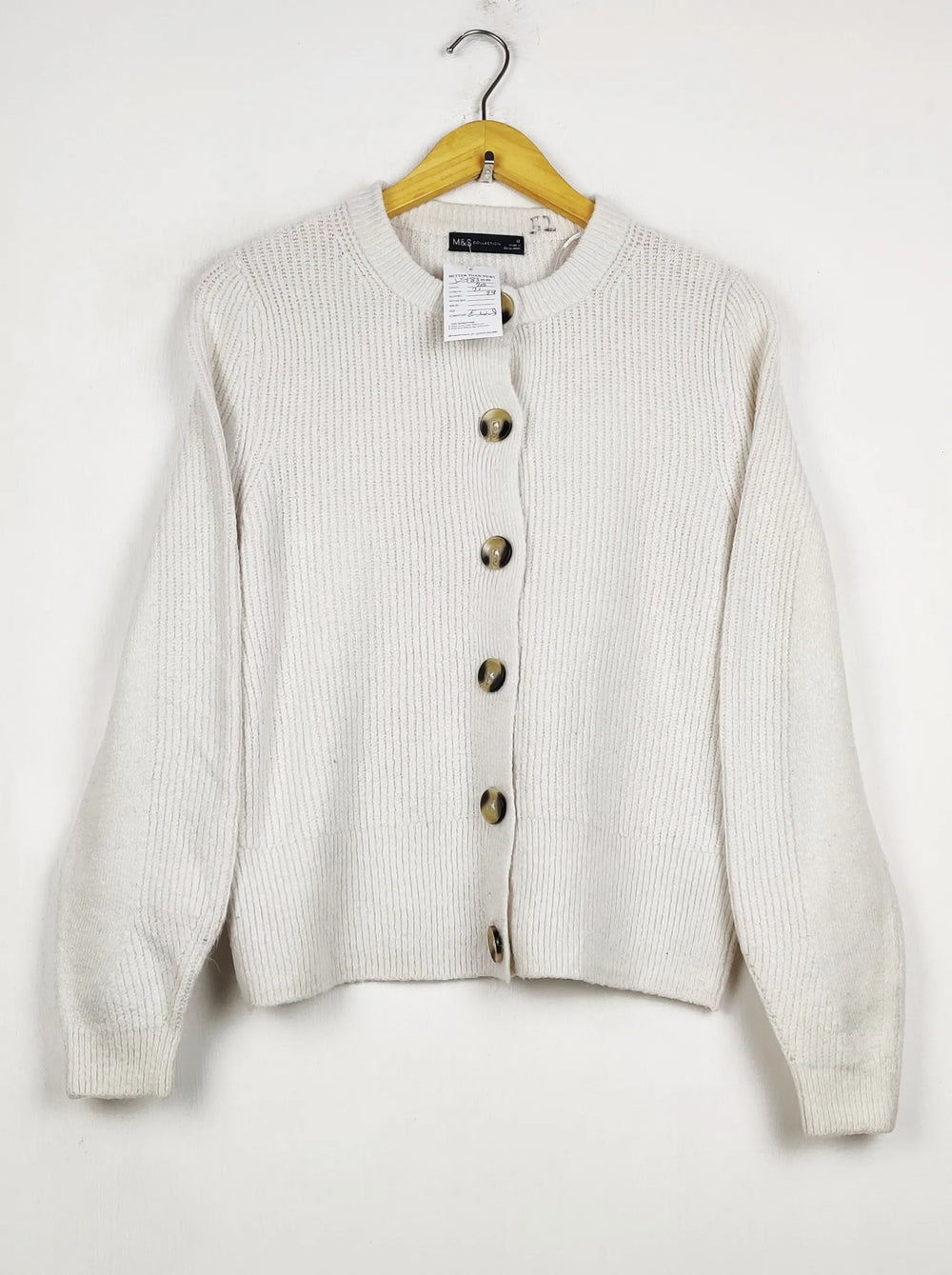 Buy online pre-used pre-loved 100% authentic & Original branded Marks & Spencer (LS-18300) available in Pakistan. Top international brands avilable.