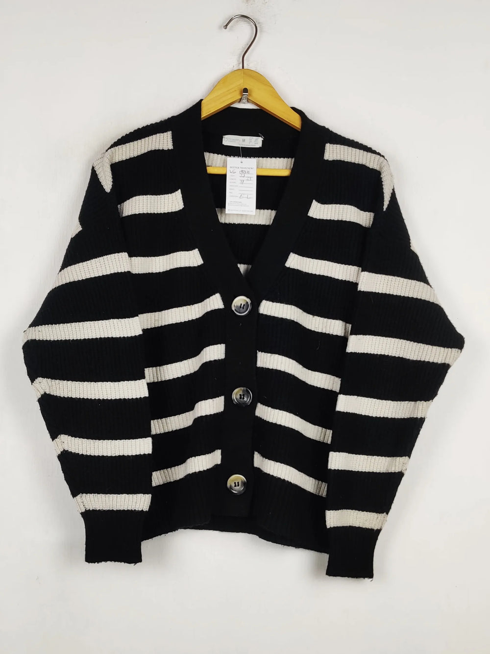 Buy online pre-used pre-loved 100% authentic & Original branded Primark (LS-18321) available in Pakistan. Top international brands avilable.