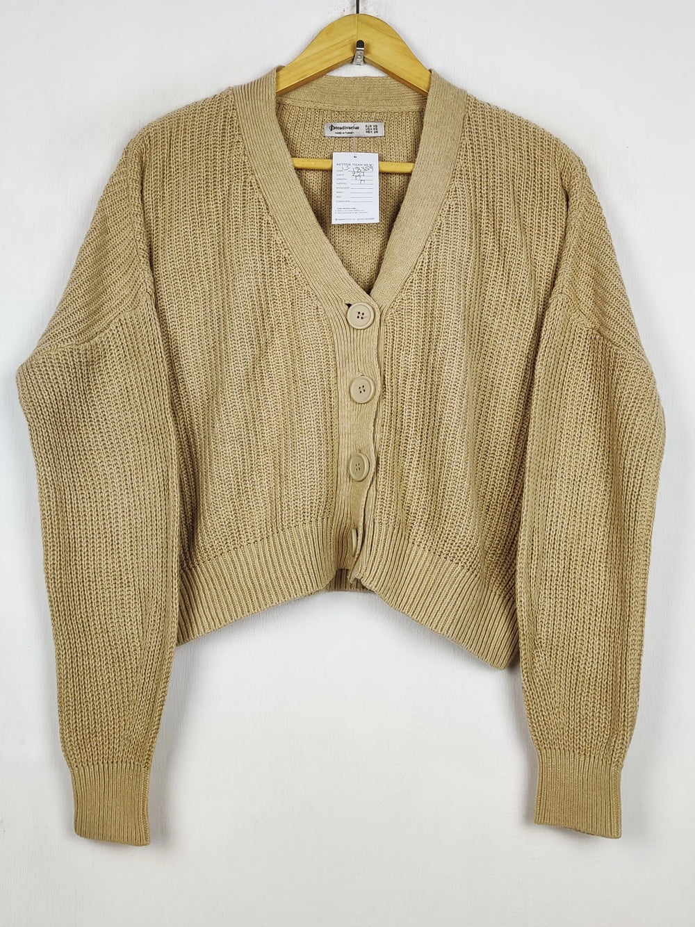 Buy online pre-used pre-loved 100% authentic & Original branded Stradivarius (LS-18359) available in Pakistan. Top international brands avilable.