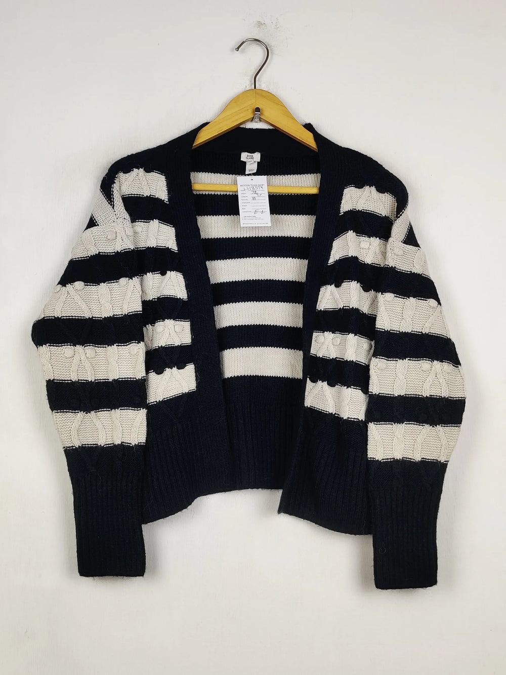 Buy online pre-used pre-loved 100% authentic & Original branded River Island (LS-18375) available in Pakistan. Top international brands avilable.