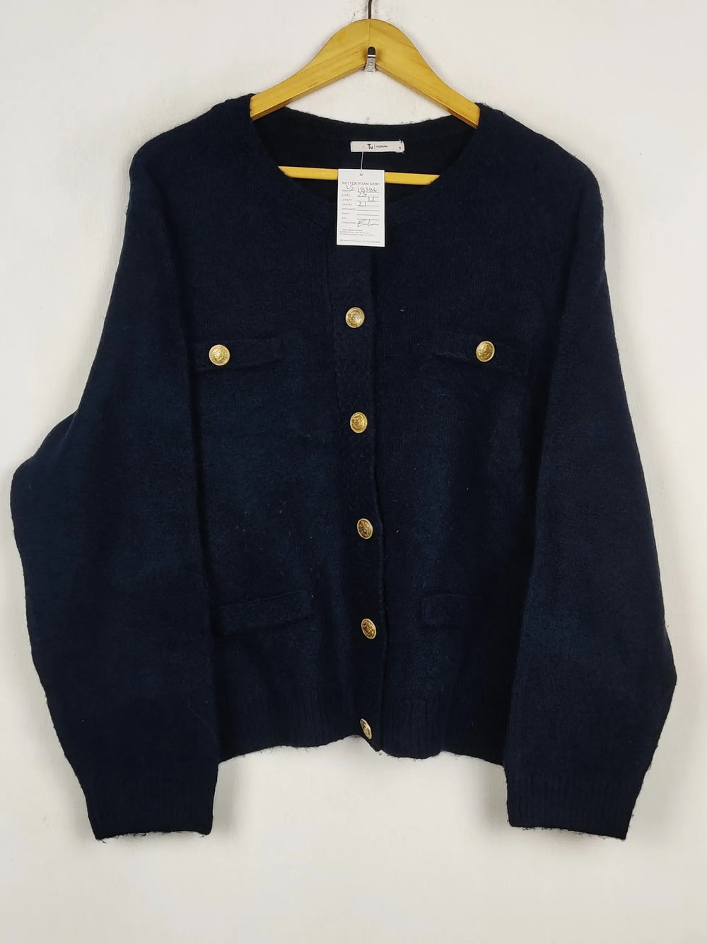 Buy online pre-used pre-loved 100% authentic & Original branded Tu (LS-18386) available in Pakistan. Top international brands avilable.