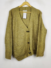 Buy online pre-used pre-loved 100% authentic & Original branded Primark (LS-18445) available in Pakistan. Top international brands avilable.