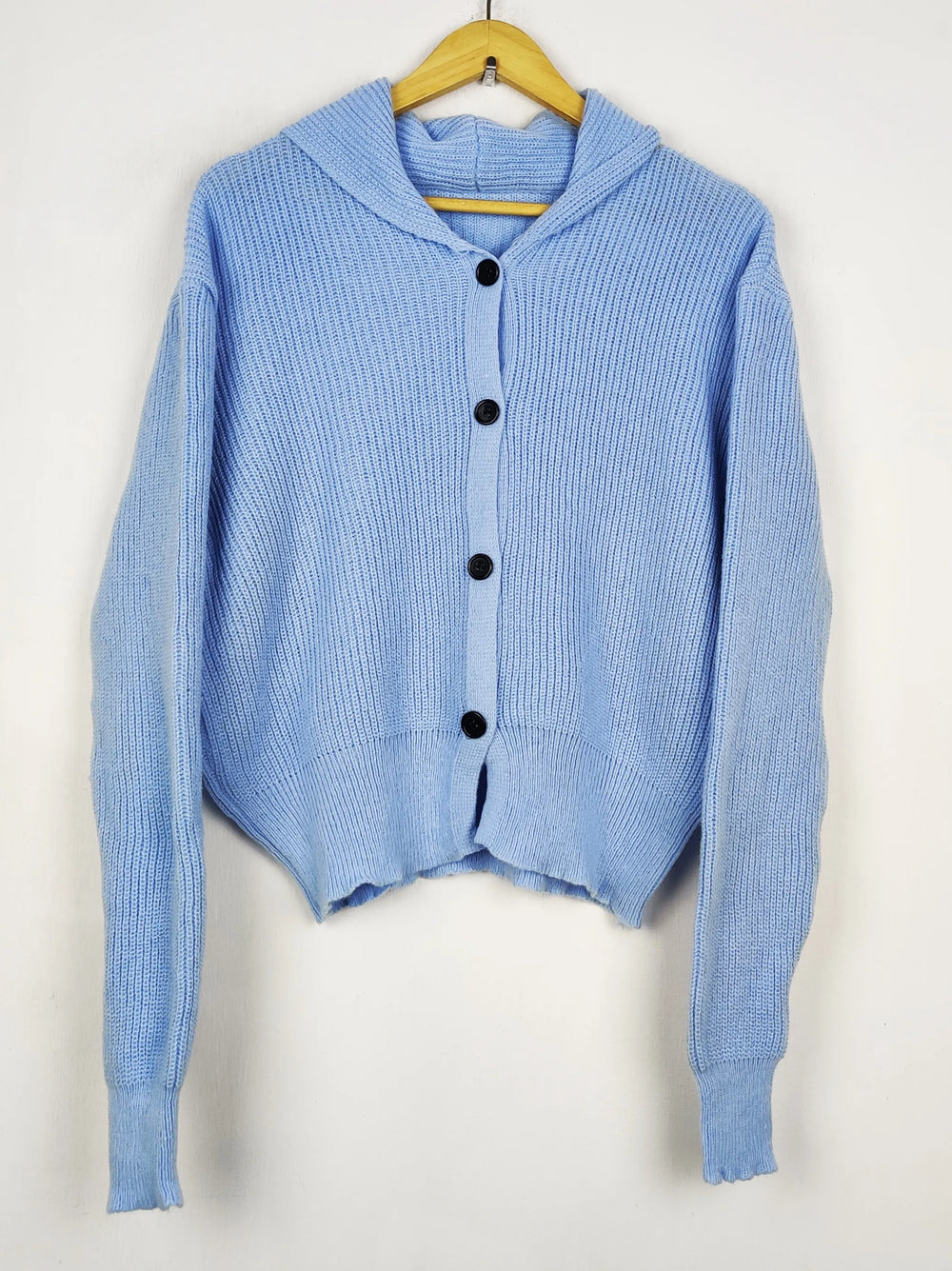 Buy online pre-used pre-loved 100% authentic & Original branded Unknown Brand (LS-18495) available in Pakistan. Top international brands avilable.