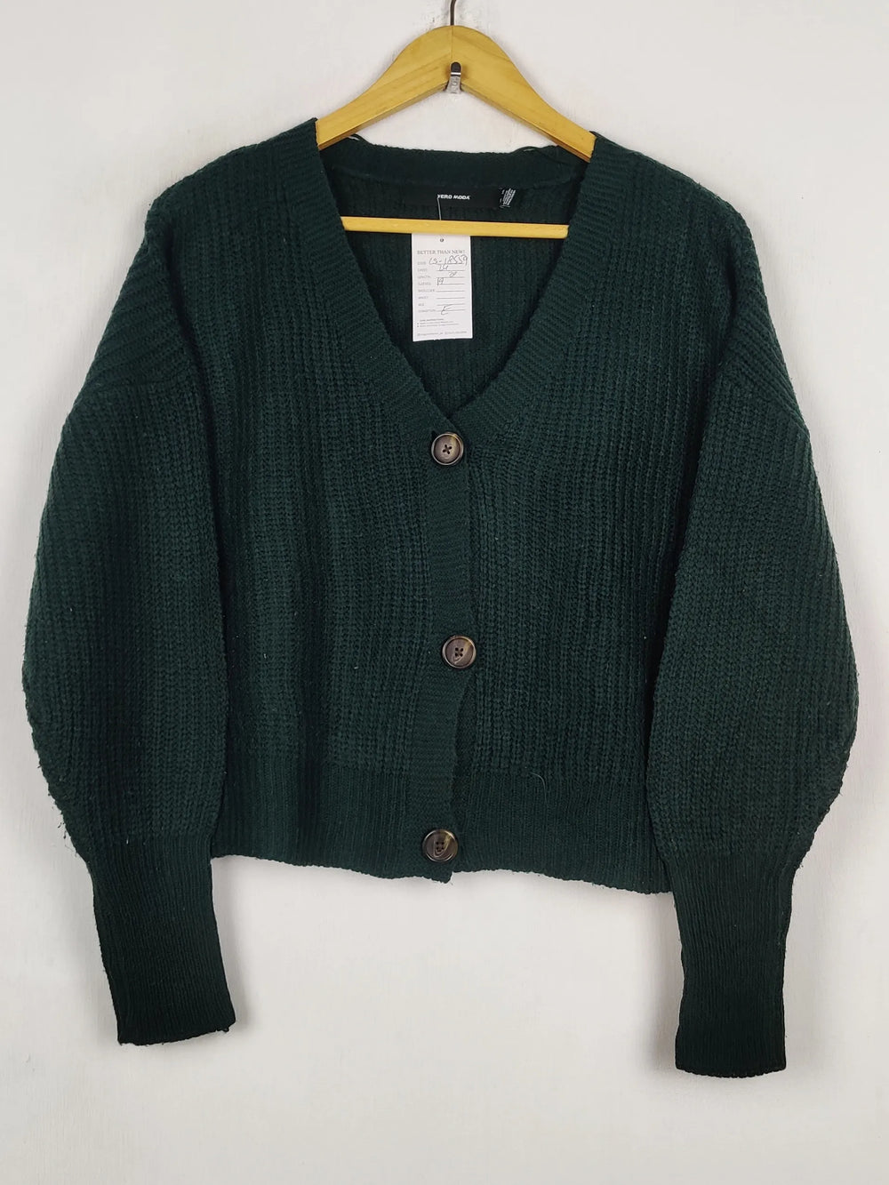 Buy online pre-used pre-loved 100% authentic & Original branded Vero Moda (LS-18559) available in Pakistan. Top international brands avilable.