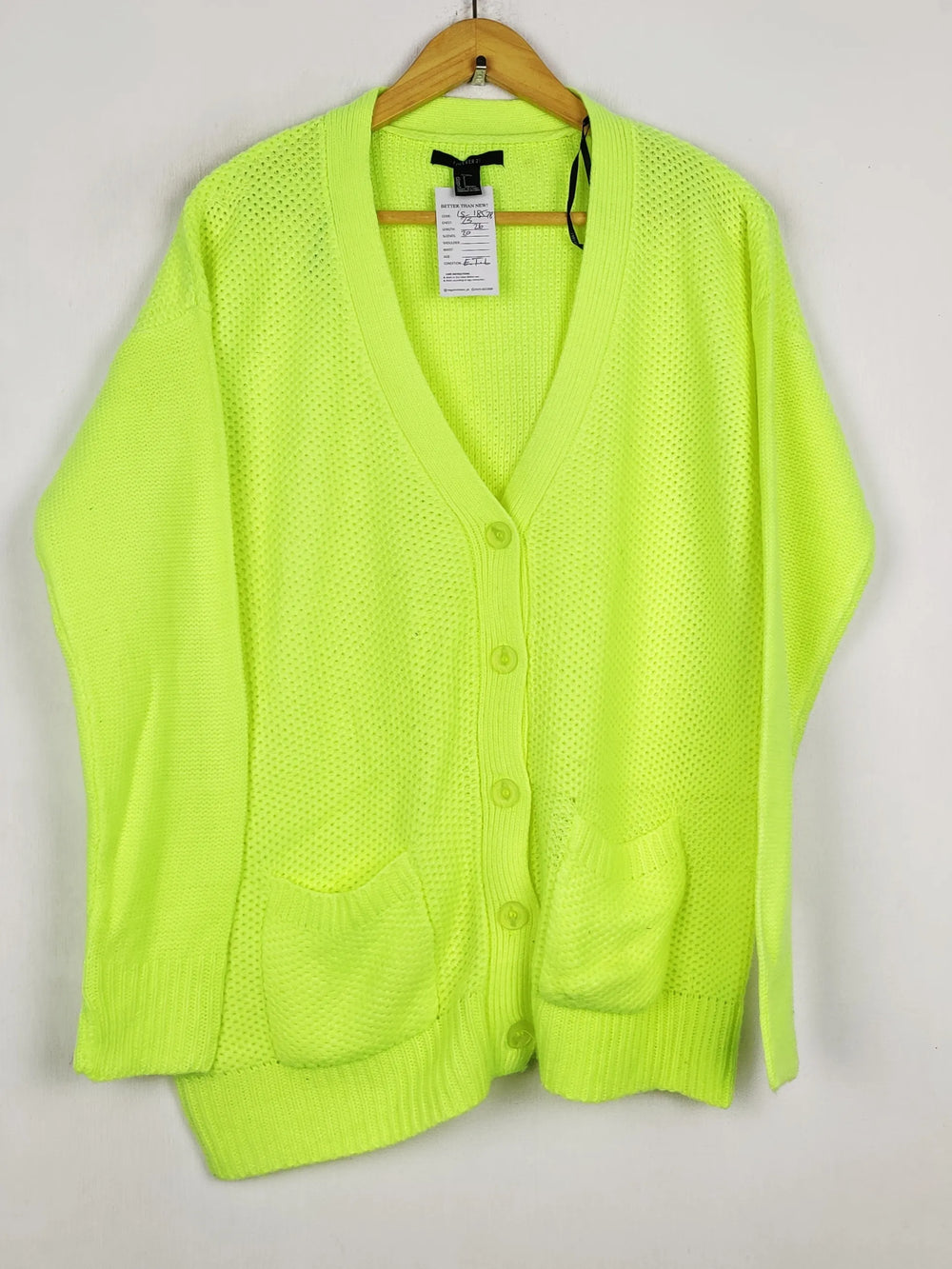 Buy online pre-used pre-loved 100% authentic & Original branded Forever 21 (LS-18578) available in Pakistan. Top international brands avilable.