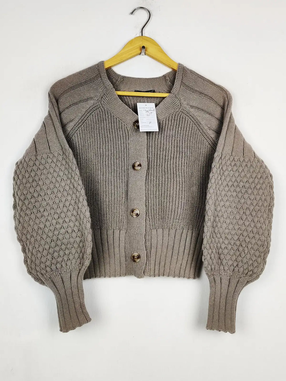 Buy online pre-used pre-loved 100% authentic & Original branded Shein (LS-18618) available in Pakistan. Top international brands avilable.