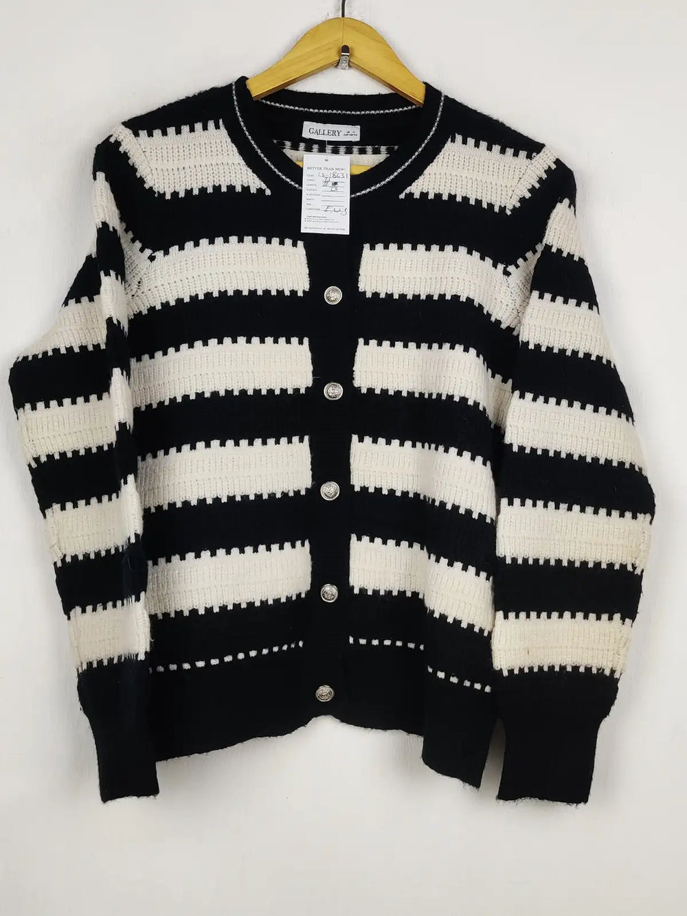 Buy online pre-used pre-loved 100% authentic & Original branded Gallery (LS-18631) available in Pakistan. Top international brands avilable.