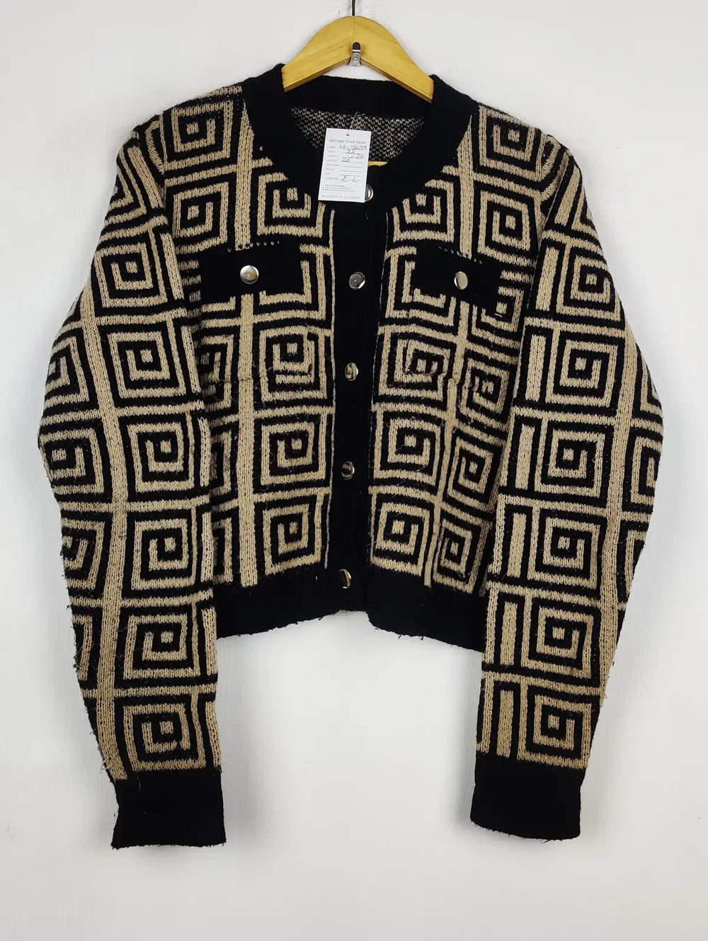 Buy online pre-used pre-loved 100% authentic & Original branded Unknown Brand (LS-18639) available in Pakistan. Top international brands avilable.