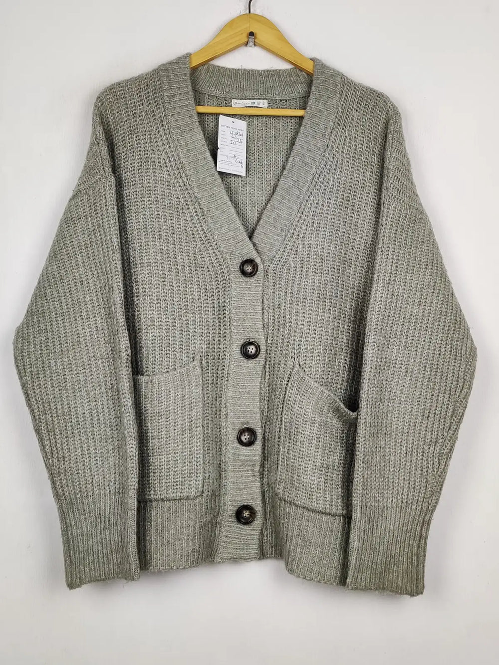 Buy online pre-used pre-loved 100% authentic & Original branded Primark (LS-18706) available in Pakistan. Top international brands avilable.