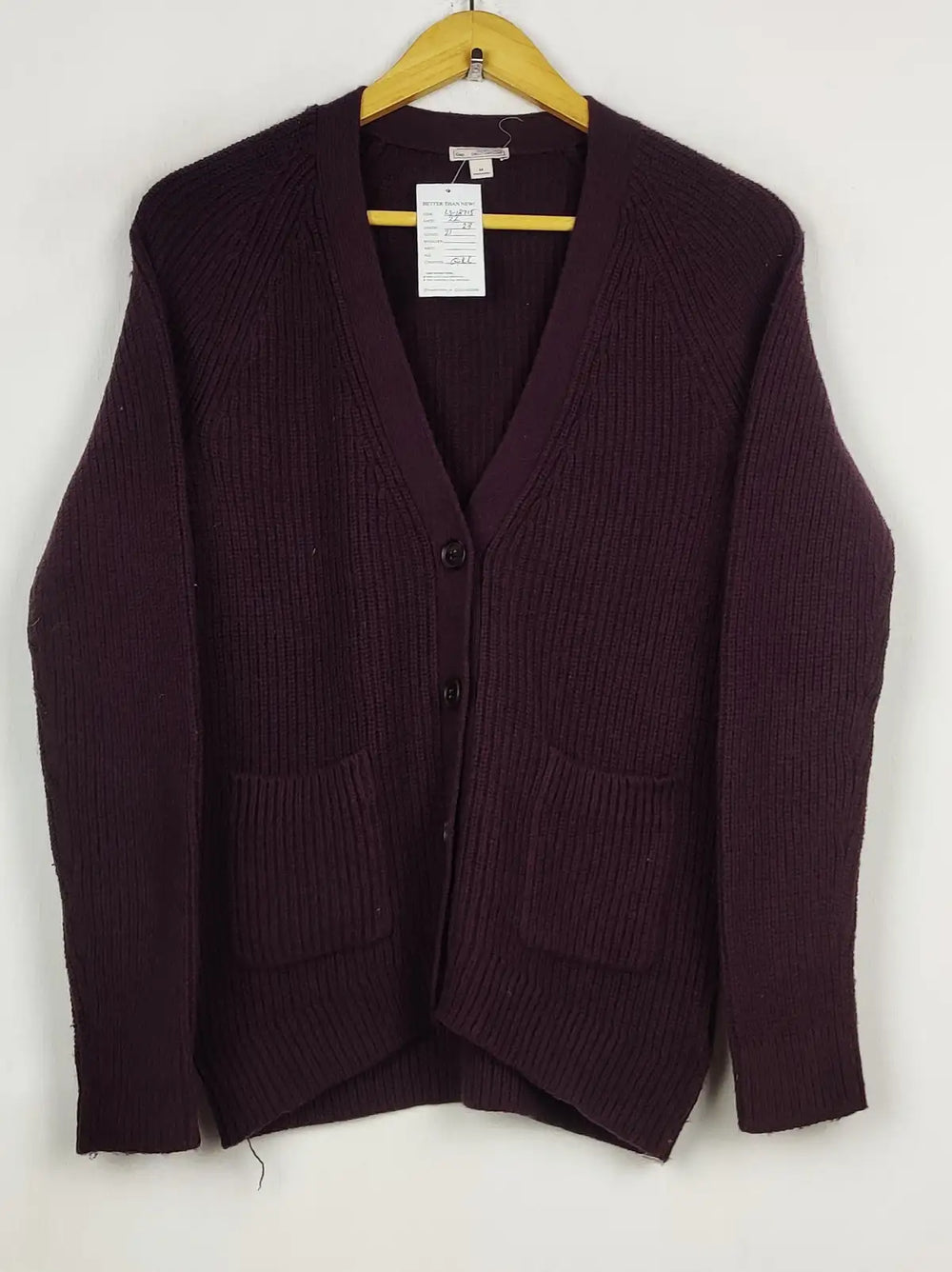 Buy online pre-used pre-loved 100% authentic & Original branded Gap (LS-18715) available in Pakistan. Top international brands avilable.