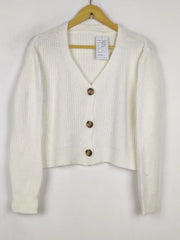 Buy online pre-used pre-loved 100% authentic & Original branded Unknown Brand (LS-18791) available in Pakistan. Top international brands avilable.