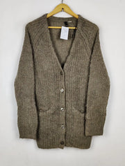 Buy online pre-used pre-loved 100% authentic & Original branded H&M (LS-18799) available in Pakistan. Top international brands avilable.