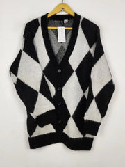 Buy online pre-used pre-loved 100% authentic & Original branded H&M (LS-18810) available in Pakistan. Top international brands avilable.