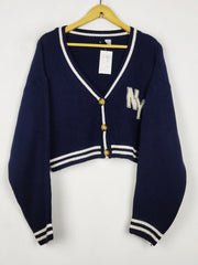 Buy online pre-used pre-loved 100% authentic & Original branded H&M (LS-18839) available in Pakistan. Top international brands avilable.
