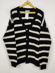 Buy online pre-used pre-loved 100% authentic & Original branded Primark (LS-18840) available in Pakistan. Top international brands avilable.