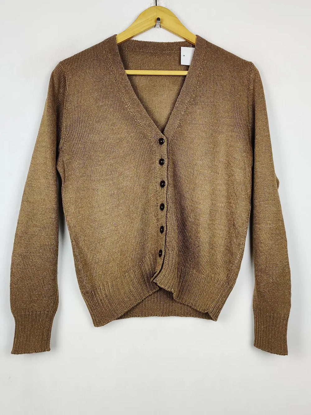 Buy online pre-used pre-loved 100% authentic & Original branded Unknown Brand (LS-18846) available in Pakistan. Top international brands avilable.