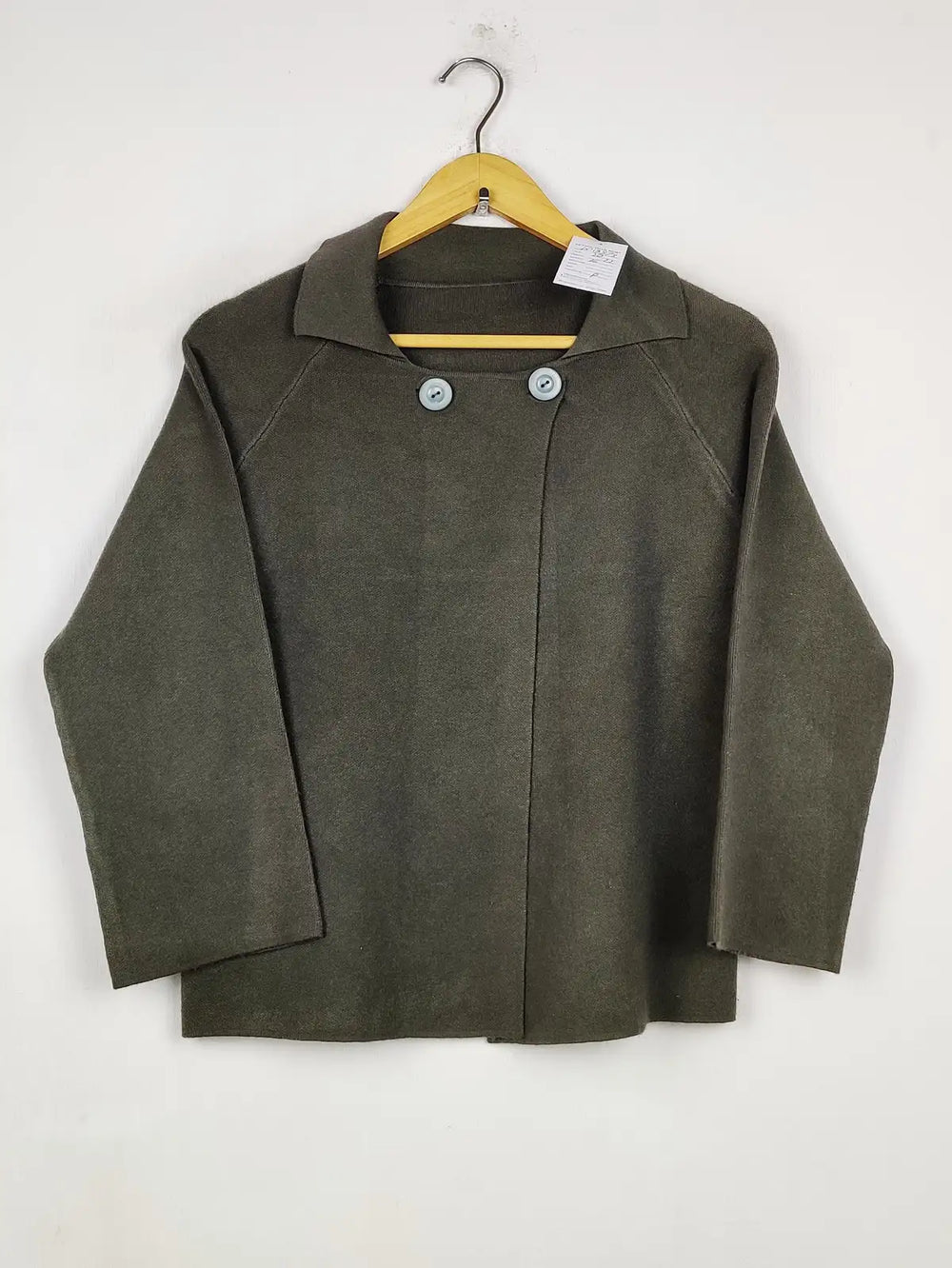 Buy online pre-used pre-loved 100% authentic & Original branded Unknown Brand (LS-18873) available in Pakistan. Top international brands avilable.