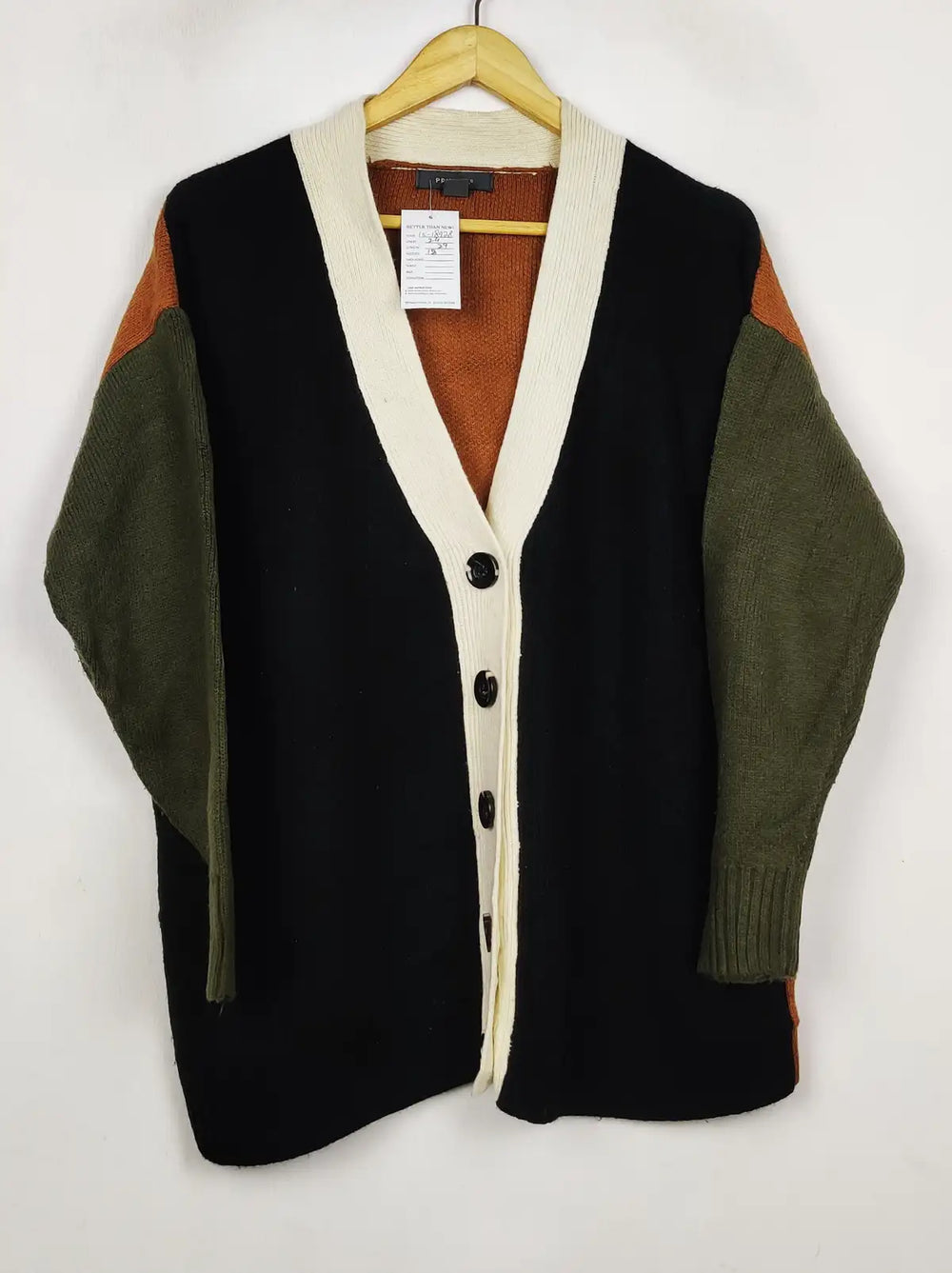Buy online pre-used pre-loved 100% authentic & Original branded Primark (LS-18928) available in Pakistan. Top international brands avilable.