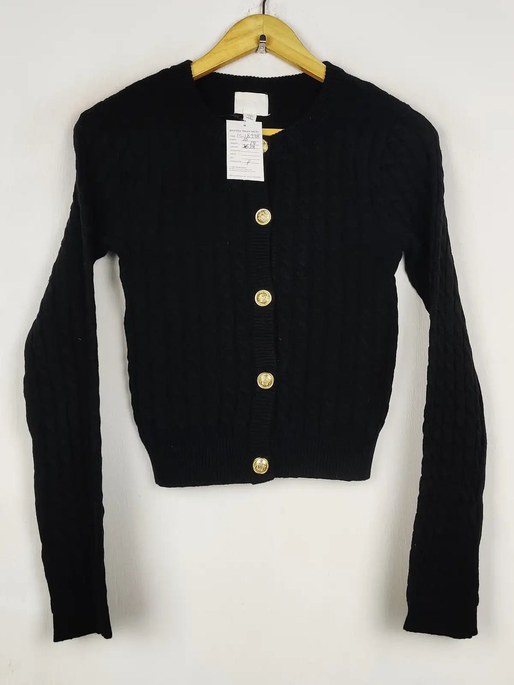 Buy online pre-used pre-loved 100% authentic & Original branded H&M (LS-18998) available in Pakistan. Top international brands avilable.