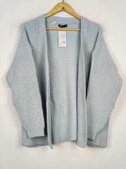 Buy online pre-used pre-loved 100% authentic & Original branded Shein (LS-19002) available in Pakistan. Top international brands avilable.