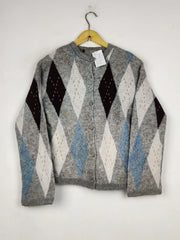 Buy online pre-used pre-loved 100% authentic & Original branded Unknown Brand (LS-19024) available in Pakistan. Top international brands avilable.