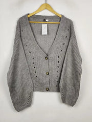 Buy online pre-used pre-loved 100% authentic & Original branded H&M (LS-19103) available in Pakistan. Top international brands avilable.