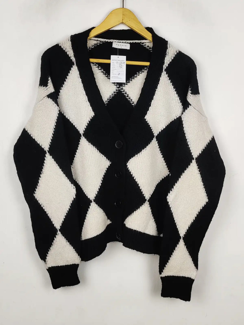 Buy online pre-used pre-loved 100% authentic & Original branded Papaya (LS-19139) available in Pakistan. Top international brands avilable.