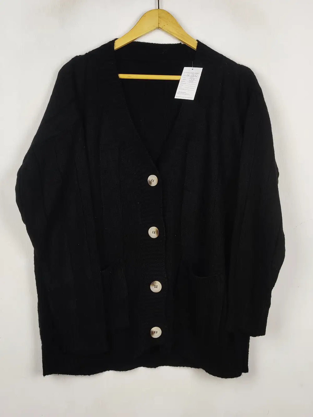 Buy online pre-used pre-loved 100% authentic & Original branded Unknown Brand (LS-19151) available in Pakistan. Top international brands avilable.