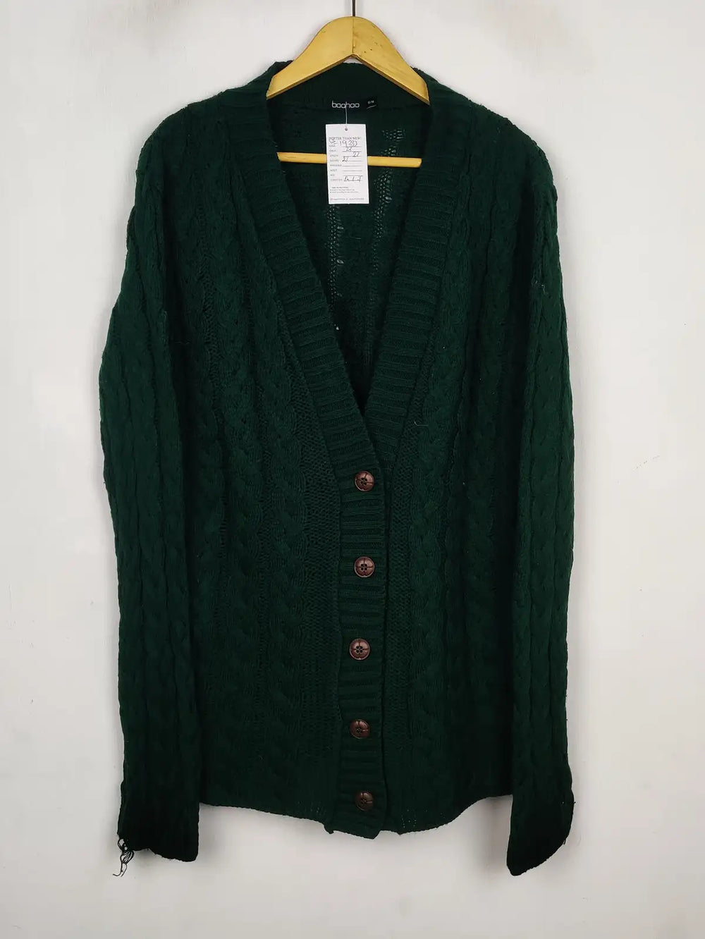 Buy online pre-used pre-loved 100% authentic & Original branded Boohoo (LS-19233) available in Pakistan. Top international brands avilable.