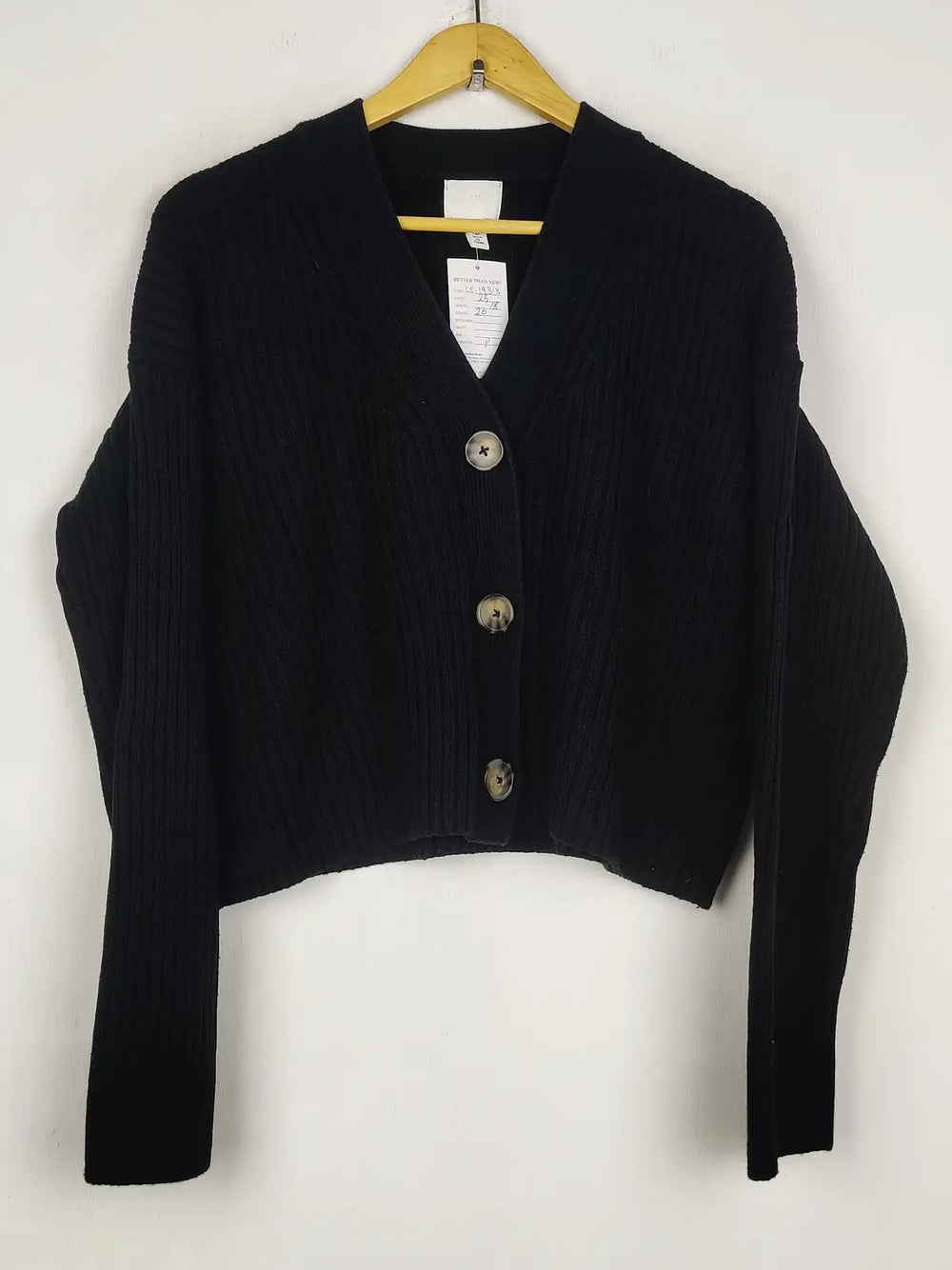 Buy online pre-used pre-loved 100% authentic & Original branded H&M (LS-19313) available in Pakistan. Top international brands avilable.