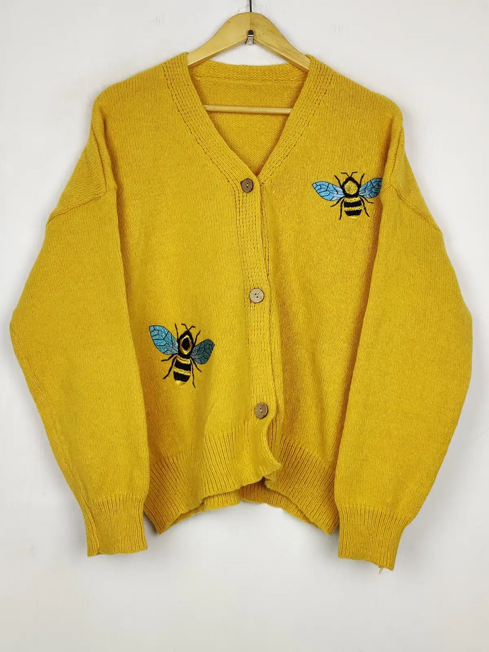 Buy online pre-used pre-loved 100% authentic & Original branded Unknown Brand (LS-19317) available in Pakistan. Top international brands avilable.