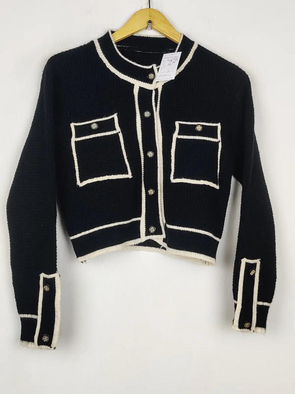 Buy online pre-used pre-loved 100% authentic & Original branded Unknown Brand (LS-19352) available in Pakistan. Top international brands avilable.