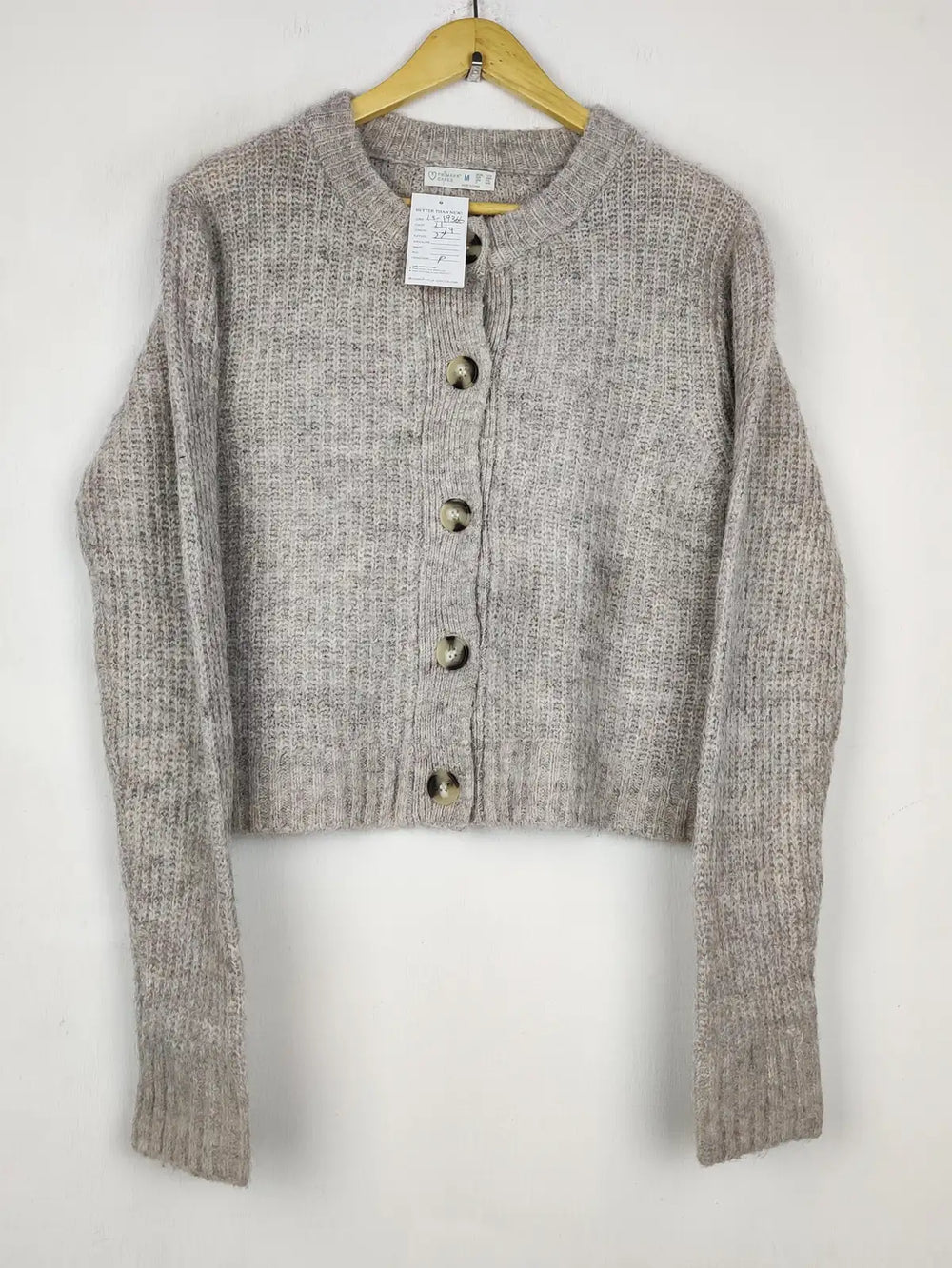 Buy online pre-used pre-loved 100% authentic & Original branded Primark (LS-19366) available in Pakistan. Top international brands avilable.