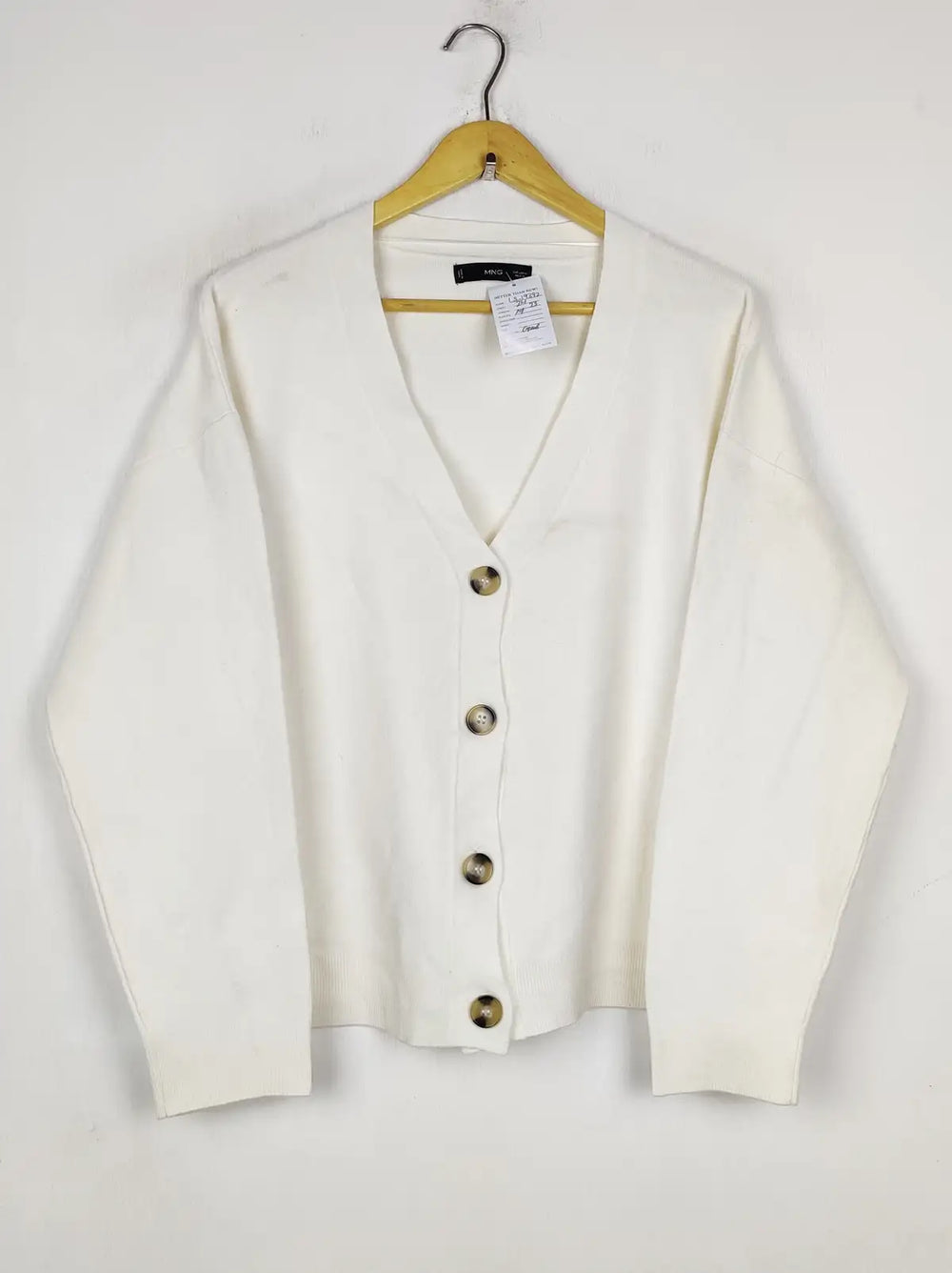Buy online pre-used pre-loved 100% authentic & Original branded Mango (LS-19392) available in Pakistan. Top international brands avilable.