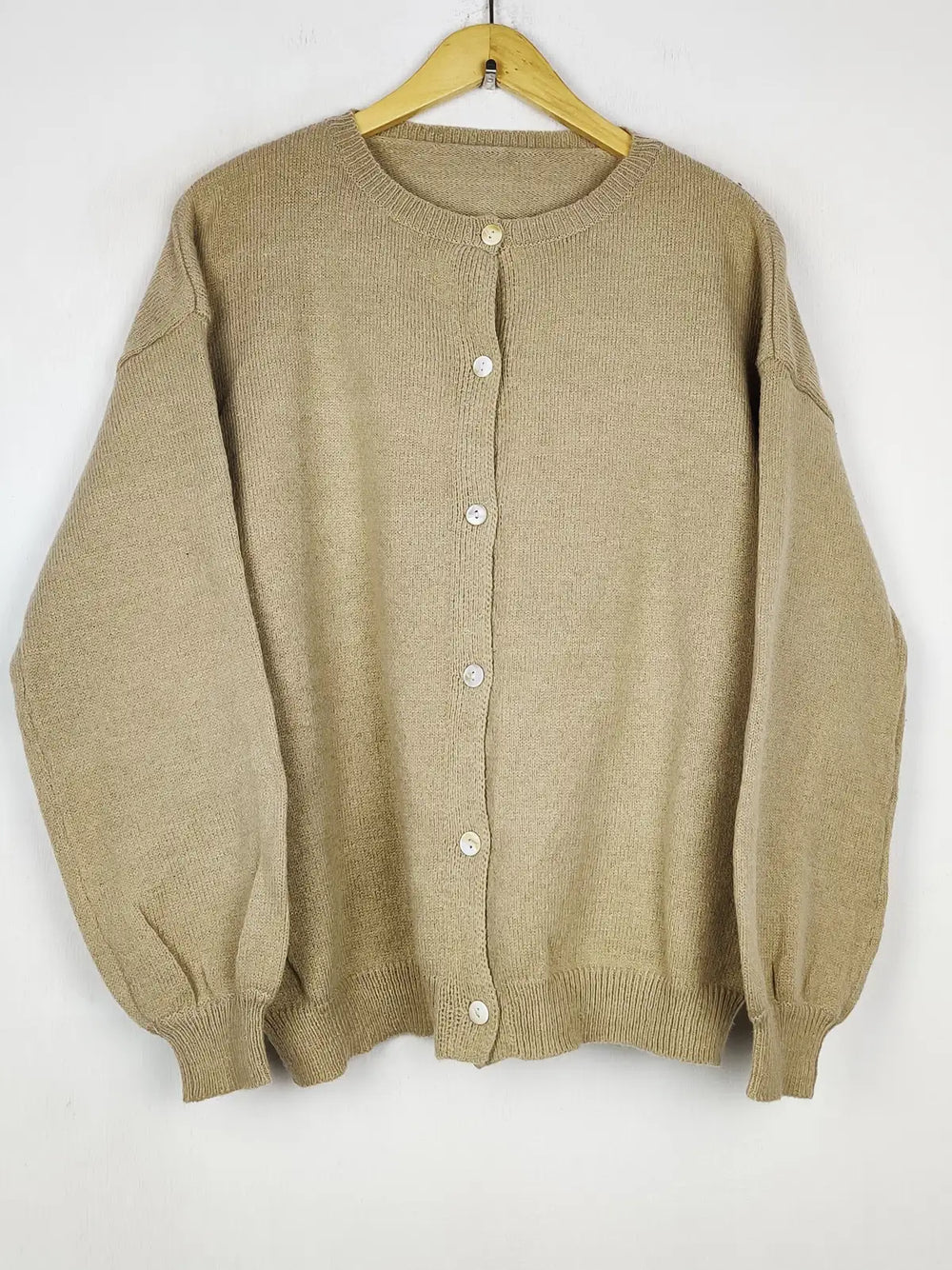 Buy online pre-used pre-loved 100% authentic & Original branded Unknown Brand (LS-19404) available in Pakistan. Top international brands avilable.