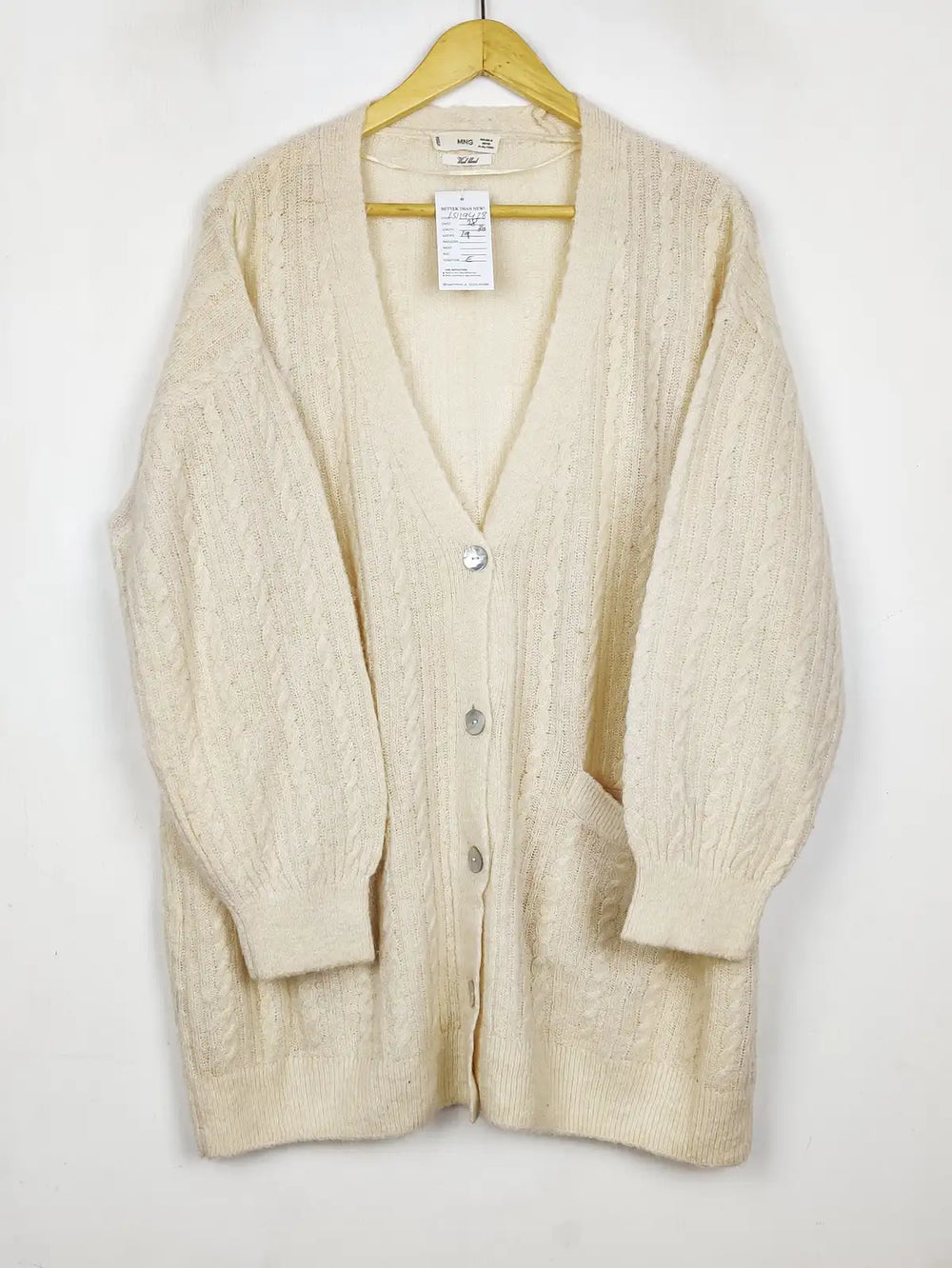 Buy online pre-used pre-loved 100% authentic & Original branded Mango (LS-19428) available in Pakistan. Top international brands avilable.