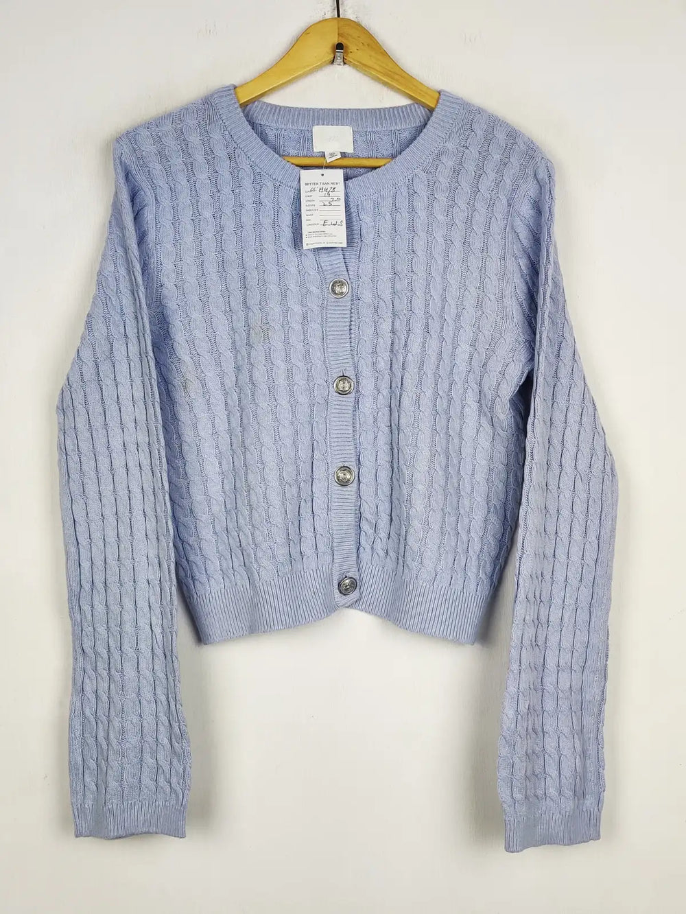 Buy online pre-used pre-loved 100% authentic & Original branded H&M (LS-19478) available in Pakistan. Top international brands avilable.