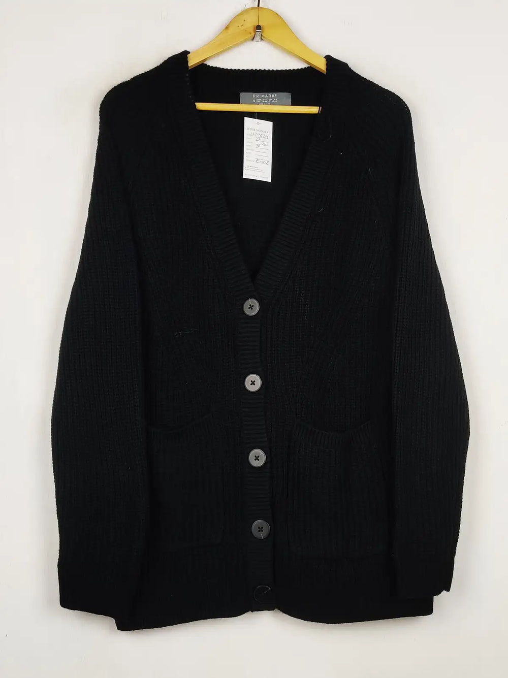 Buy online pre-used pre-loved 100% authentic & Original branded Primark (LS-19524) available in Pakistan. Top international brands avilable.