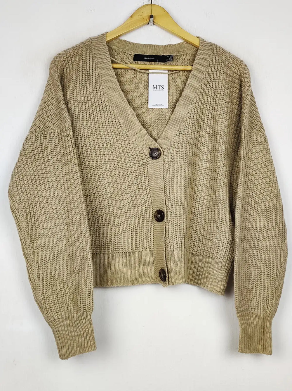 Buy online pre-used pre-loved 100% authentic & Original branded Vero Moda (LS-19579) available in Pakistan. Top international brands avilable.