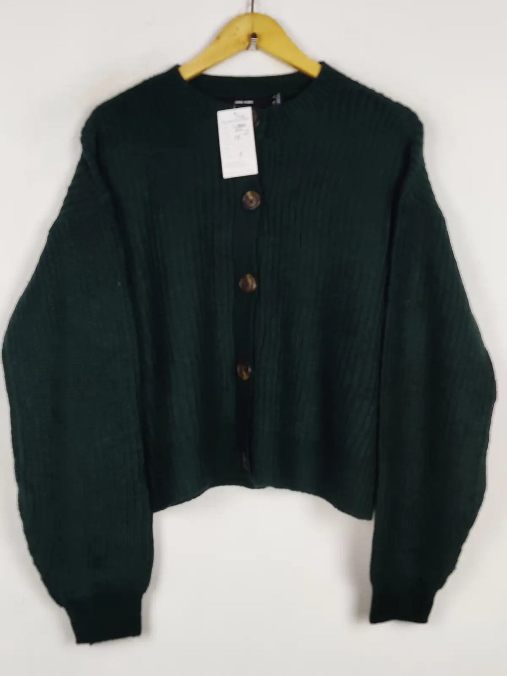 Buy online pre-used pre-loved 100% authentic & Original branded Vero Moda (LS-19602) available in Pakistan. Top international brands avilable.