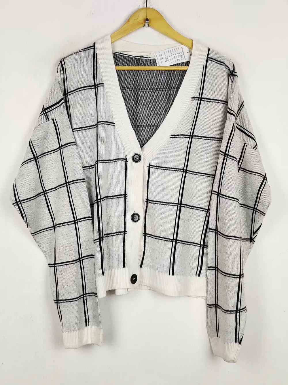 Buy online pre-used pre-loved 100% authentic & Original branded Primark (LS-19647) available in Pakistan. Top international brands avilable.
