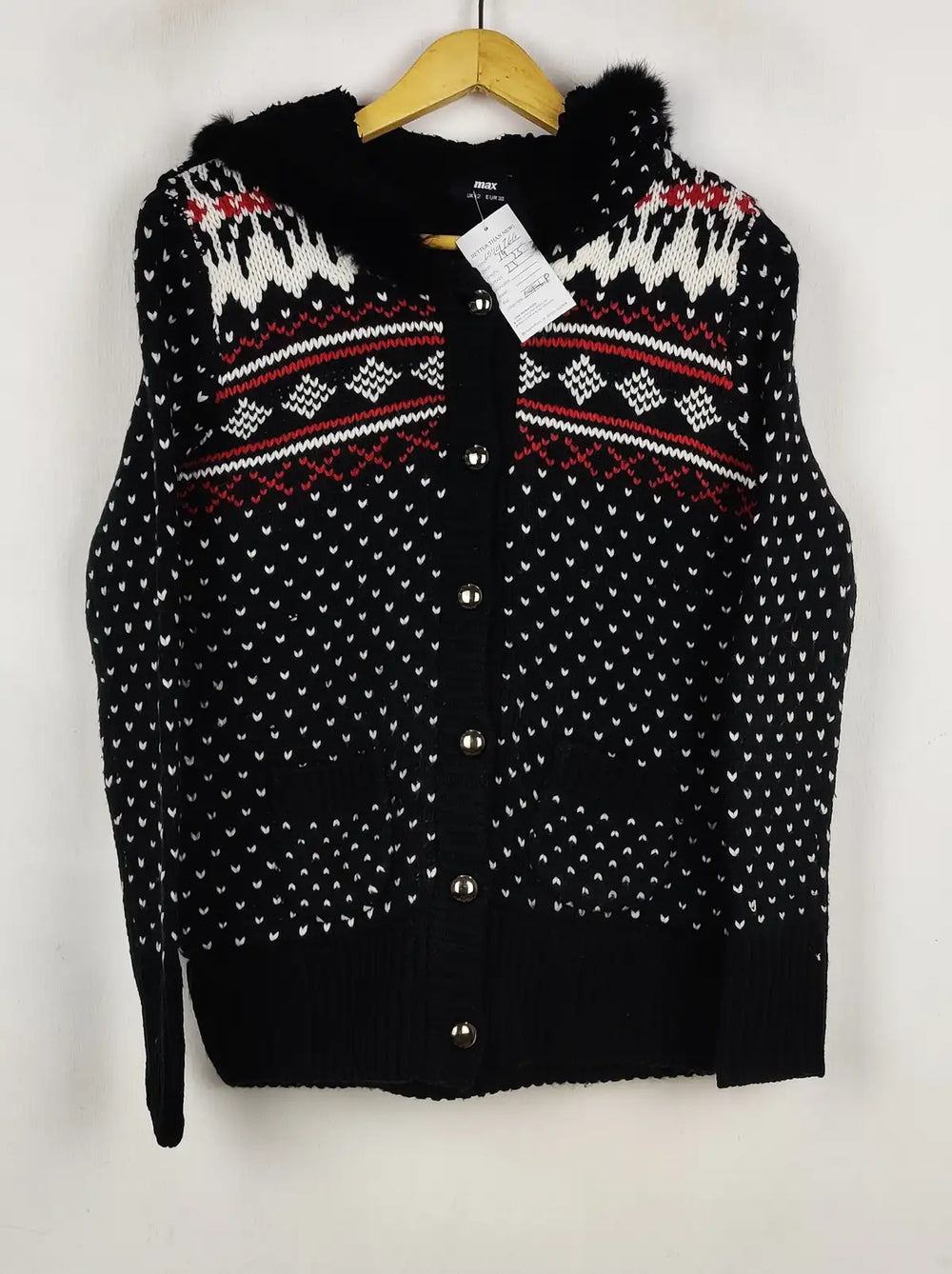 Buy online pre-used pre-loved 100% authentic & Original branded Max (LS-19766) available in Pakistan. Top international brands avilable.