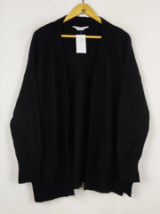 Buy online pre-used pre-loved 100% authentic & Original branded Primark (LS-19816) available in Pakistan. Top international brands avilable.