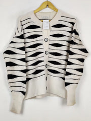Buy online pre-used pre-loved 100% authentic & Original branded Gallery (LS-19828) available in Pakistan. Top international brands avilable.