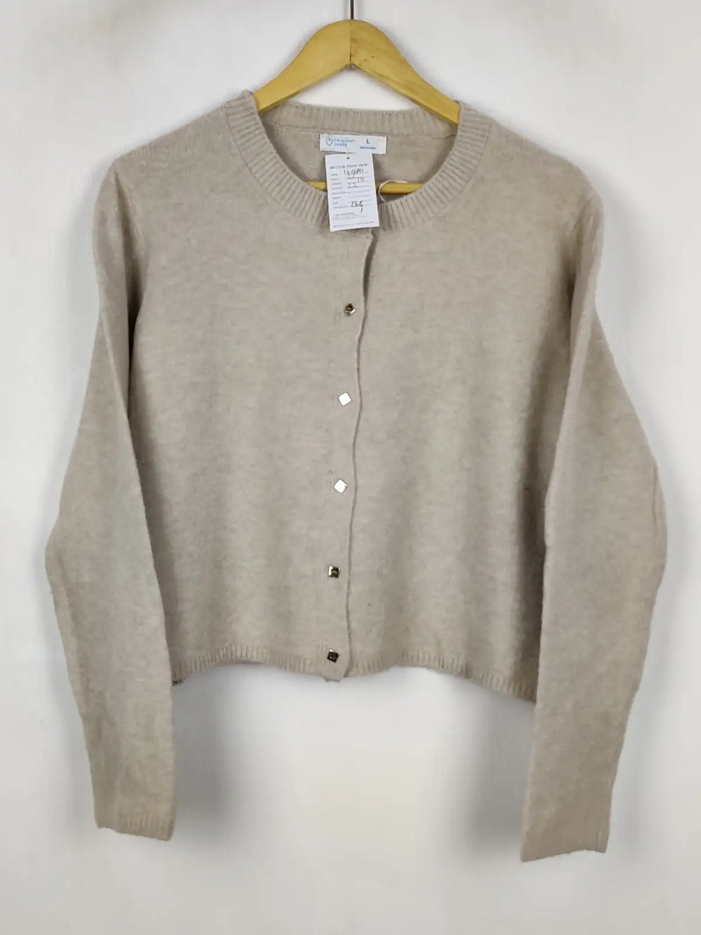 Buy online pre-used pre-loved 100% authentic & Original branded Primark (LS-19841) available in Pakistan. Top international brands avilable.